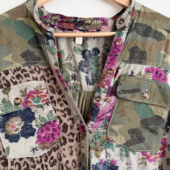 Pilcro Mixed-Print Utility Jacket in Olive Camo Leopard Floral Accents Size Sm - Picture 4 of 7